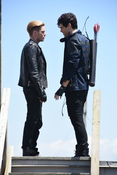 Alec (Matthew Daddario) et Jace (Dominic Sherwood )
