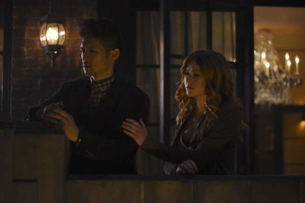 Magnus Bane (Harry Shum Jr) et Clary Fray (Katherine McNamara) 